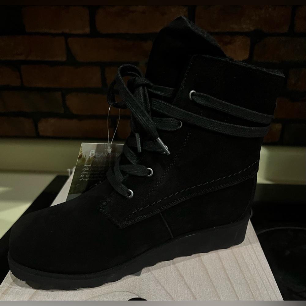 NEW BearPaw Lace-up Boots